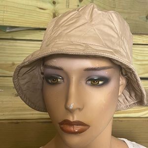 Burberry bucket hat size M